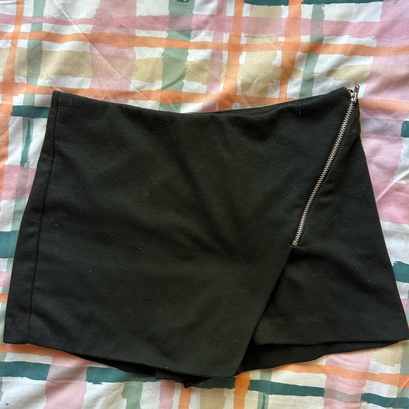 Pants - Mini skirt / shorts